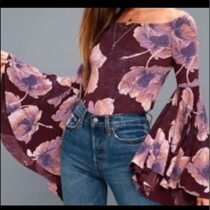 Free People 💜 Off the shoulder trumpet bell sleeve top Size S